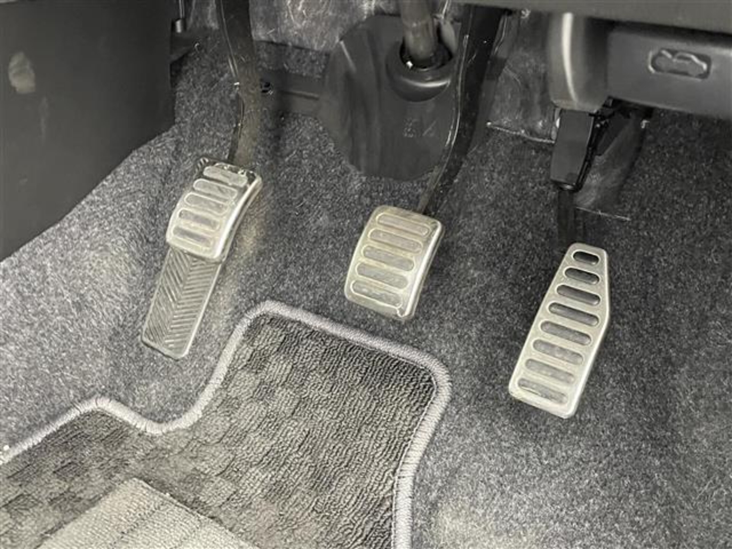 Suzuki Swift Sport 1.4 6-Speed MT — photo 8