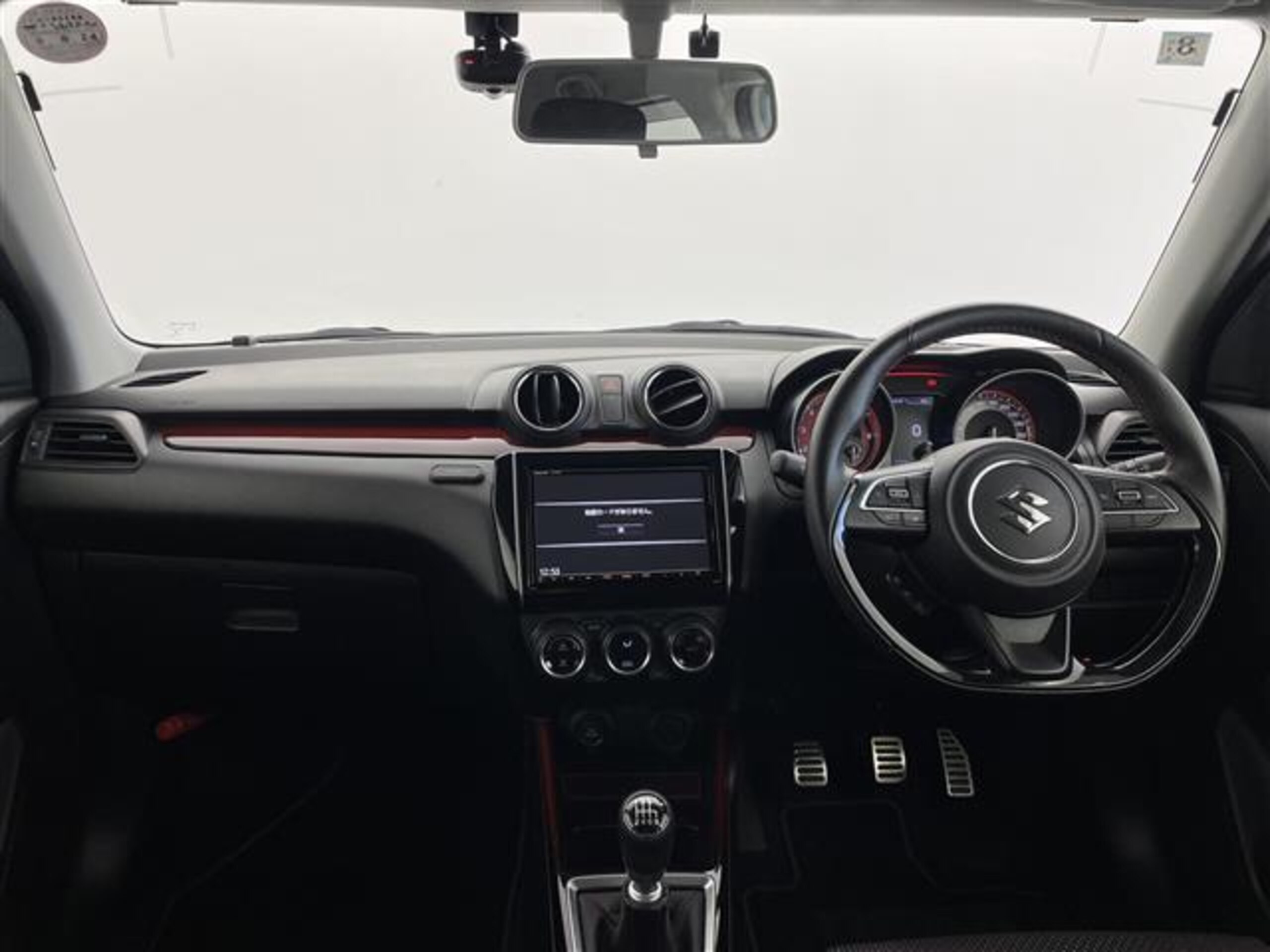 2020 Suzuki Swift — photo 2