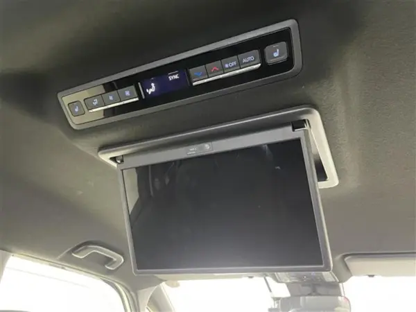 2025 Toyota Noah — photo 3