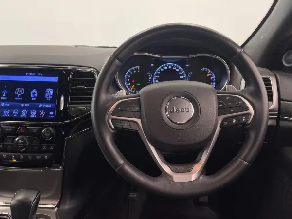 2019 Jeep Grand Cherokee — photo 3