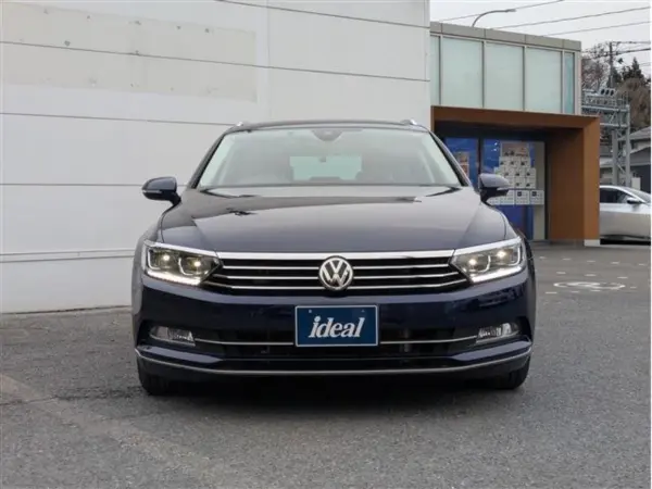 2019 Volkswagen Passat — photo 2