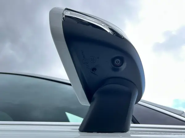 Volvo XC90 Ultra B5 AWD 4WD Google Navigation Bowers & Wilkins Sound System Electric Panoramic Sunroof Electronically Controlled Air Suspension Genuine Running Boards 3-Row Seats Seat & Steering Heater Ventilation Massage Function ETC (Crystal White) — photo 7