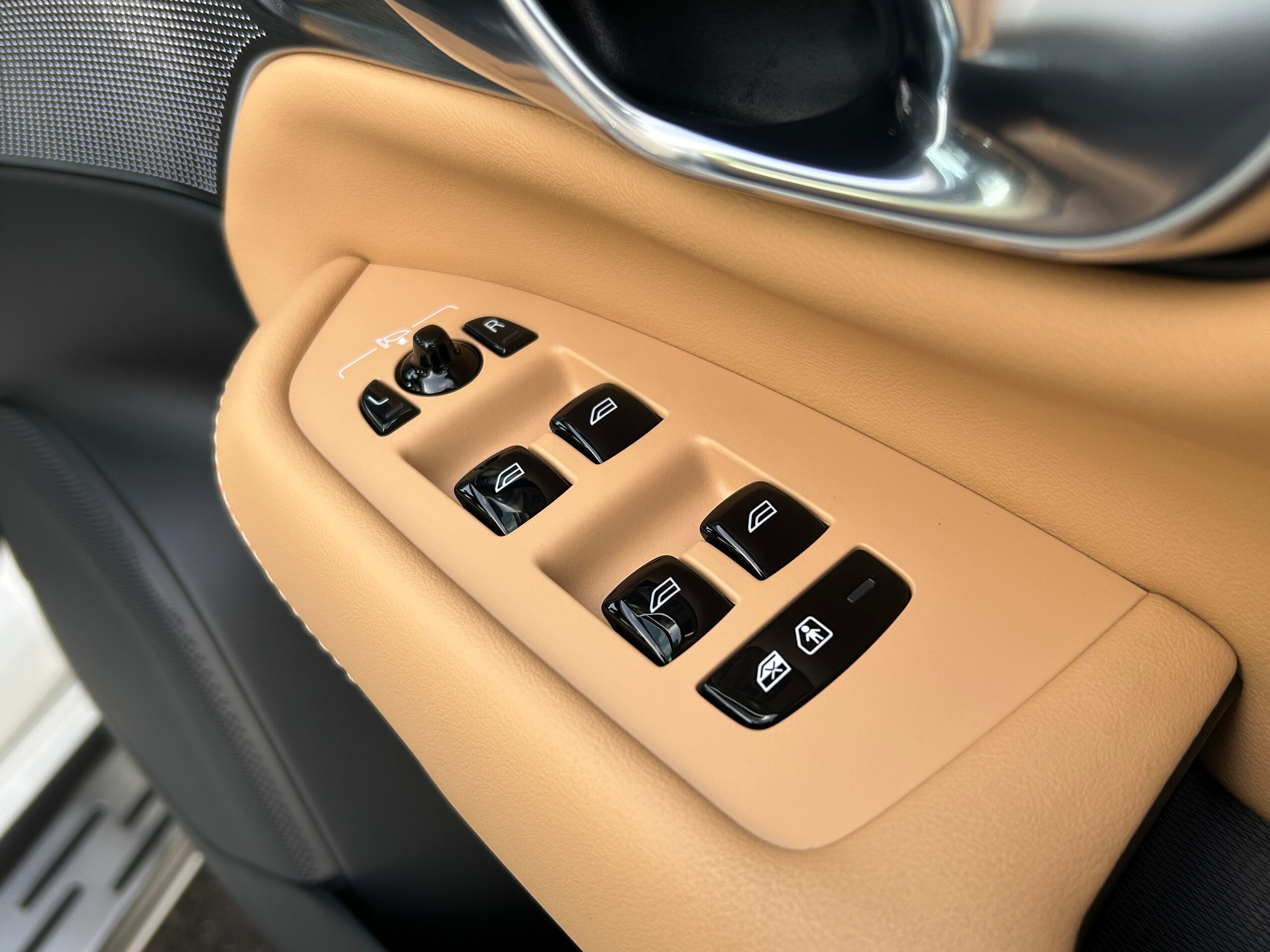 Volvo XC90 Ultimate B5 AWD — photo 9