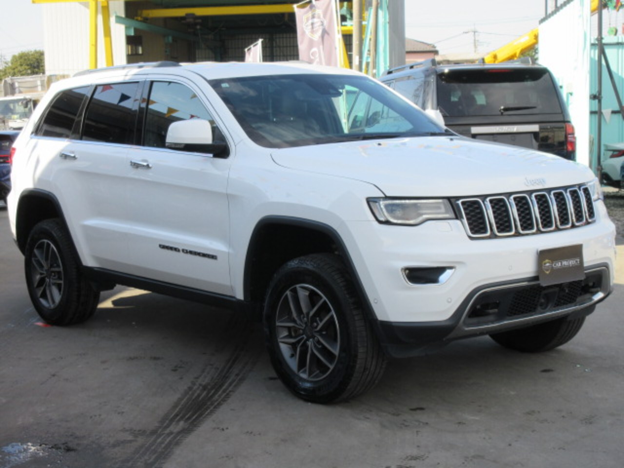 Jeep Grand Cherokee Limited 4WD (Air Suspension/Black Genuine Leather/Air Seats/Factory Navi TV) Front & Left Side & Back Camera/Seat Heater/Steering Heater/Power Rear Gate/Power Seat/Seat Memory/Rear Cooler/Drive Assist/Front & Rear Sonar/ETC (Bright White Clear Coat) — photo 8