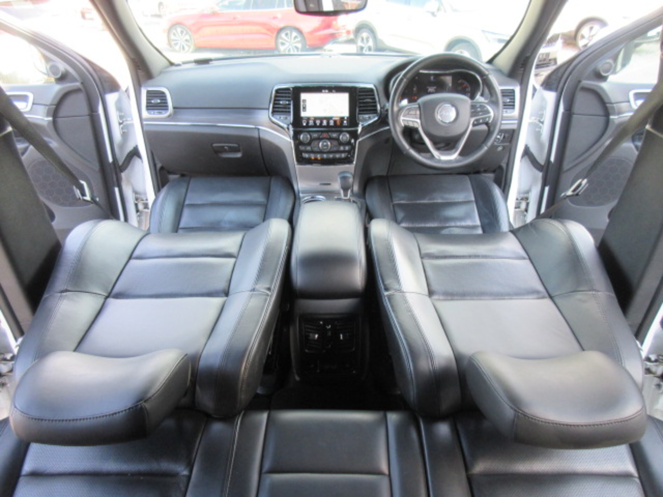 2019 Jeep Grand Cherokee — photo 2