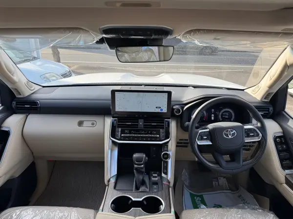 Toyota Land Cruiser 300 3.5 ZX 4WD — photo 9