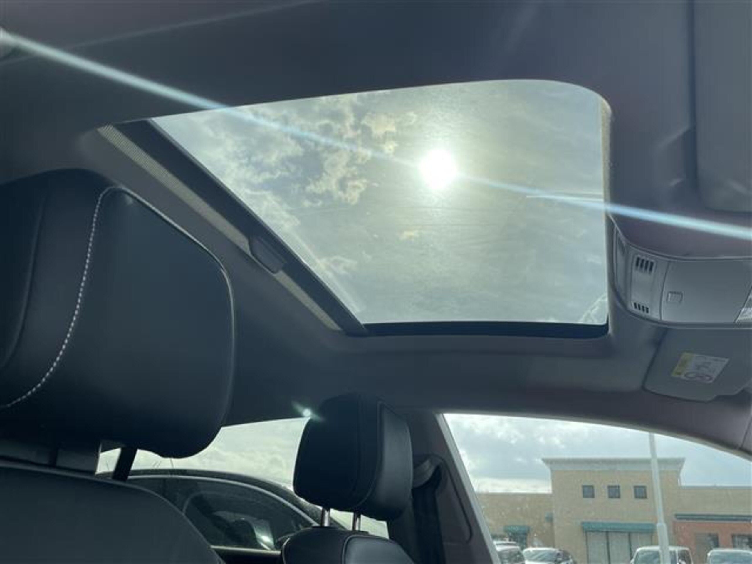 2021 Volkswagen Arteon — photo 2