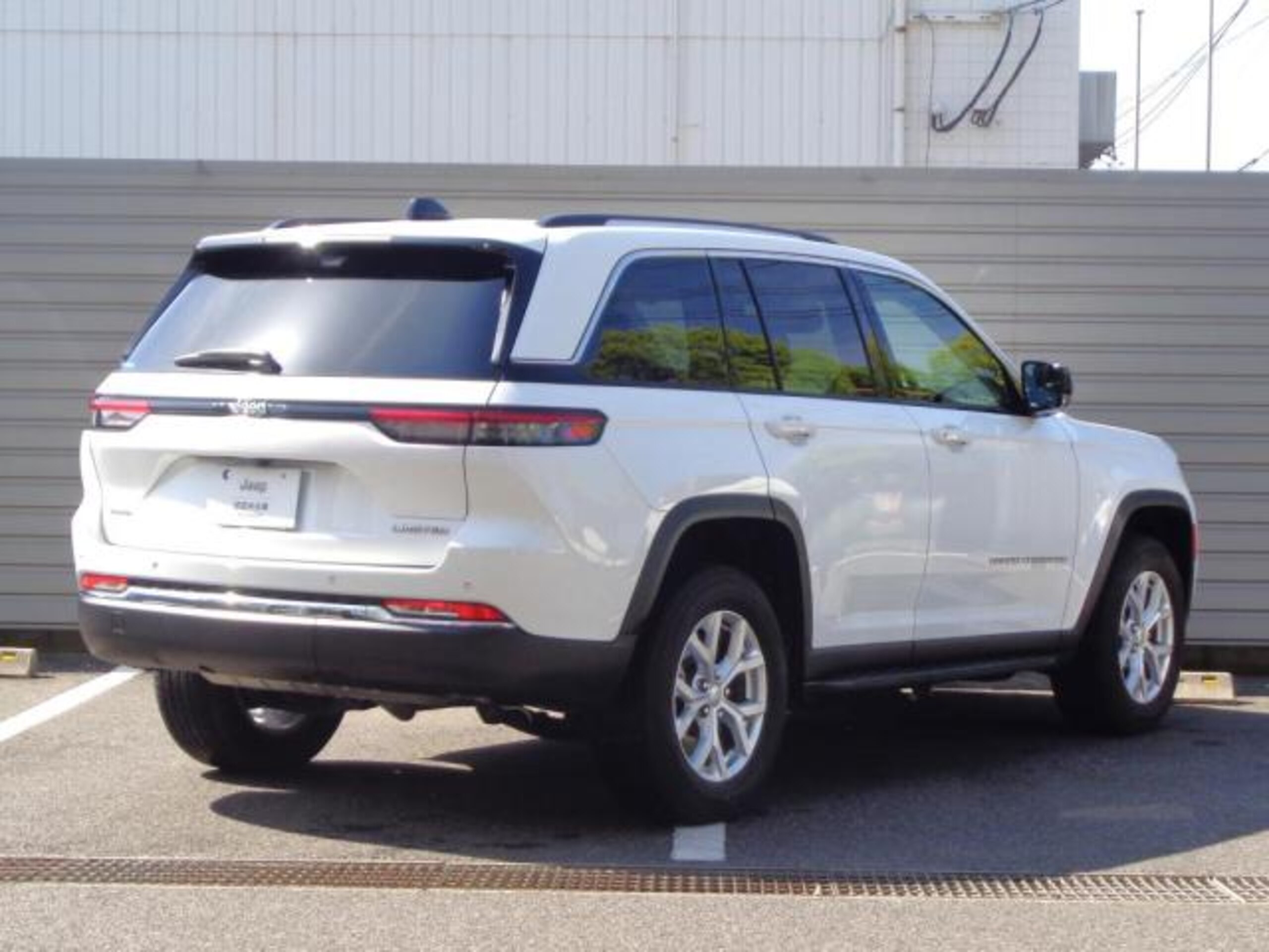 2023 Jeep Grand Cherokee — photo 2