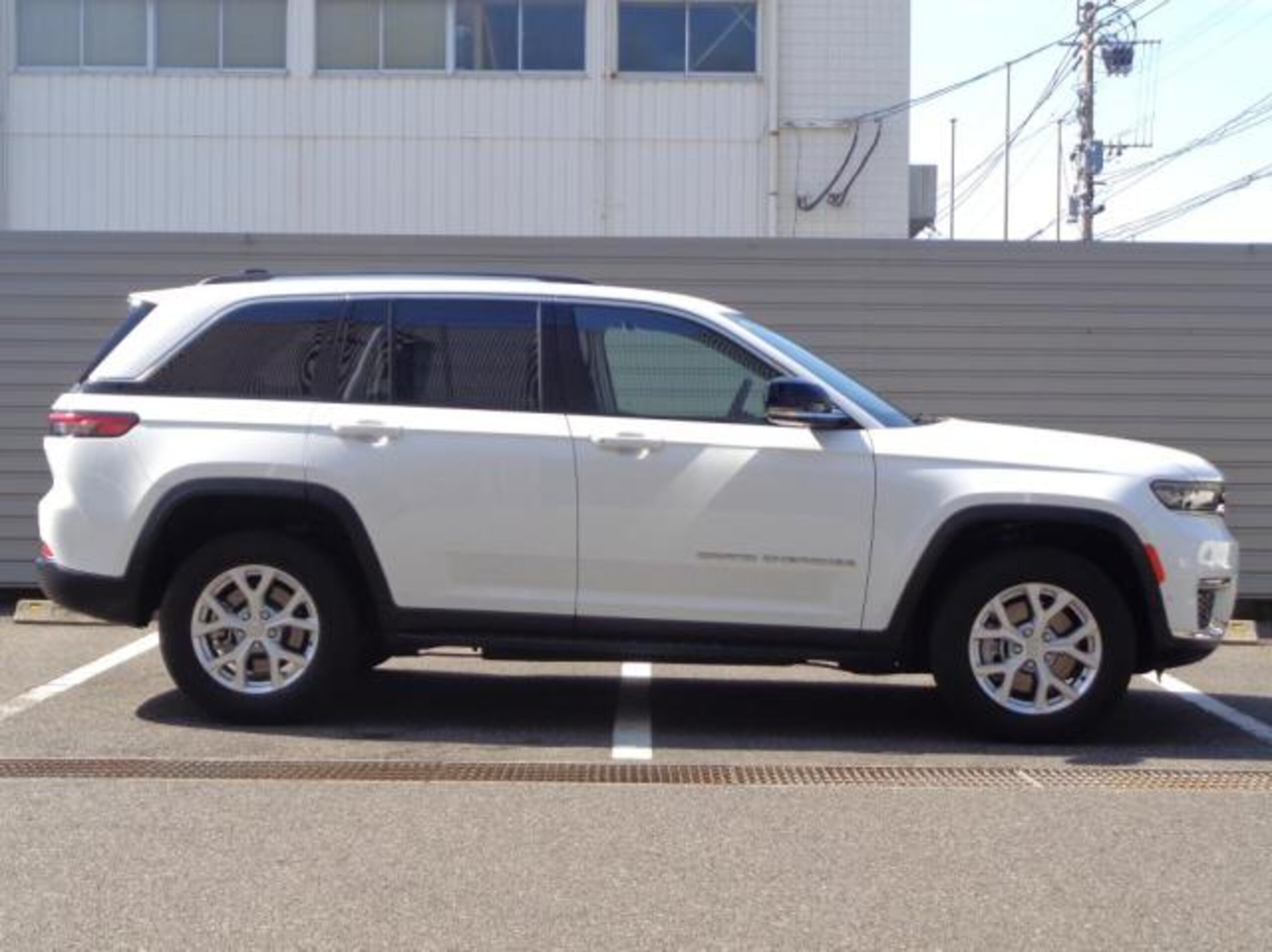 2023 Jeep Grand Cherokee — photo 3