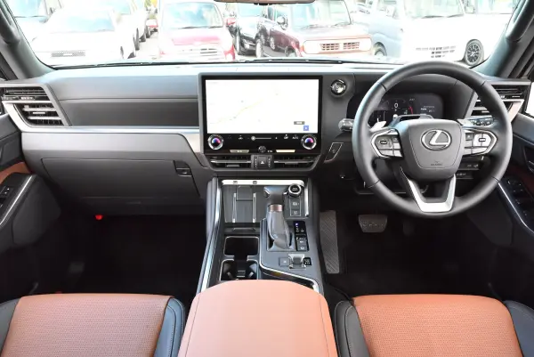 2025 Lexus Gx — photo 2