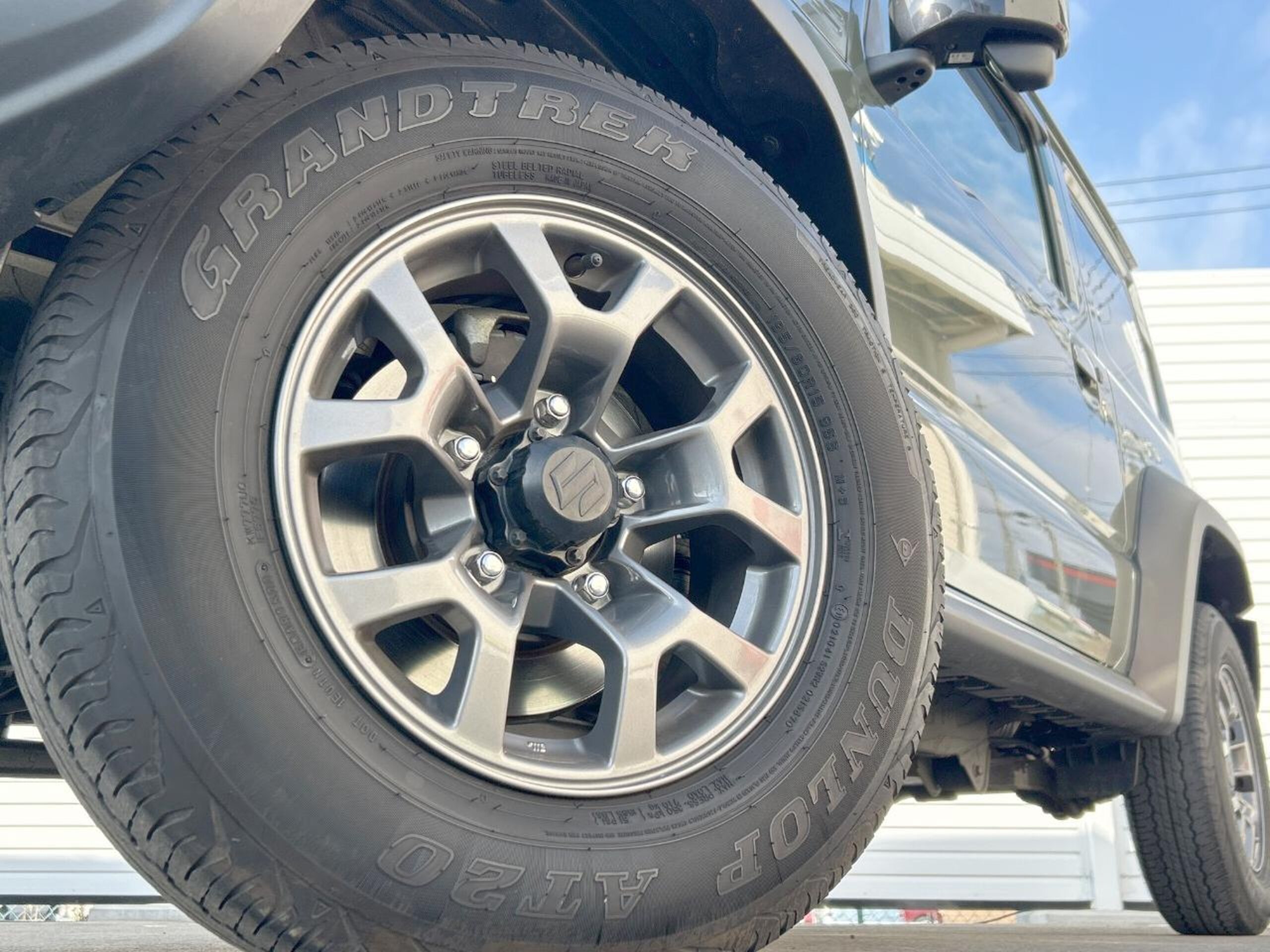 Suzuki Jimny Sierra 1.5 JC 4WD — photo 9