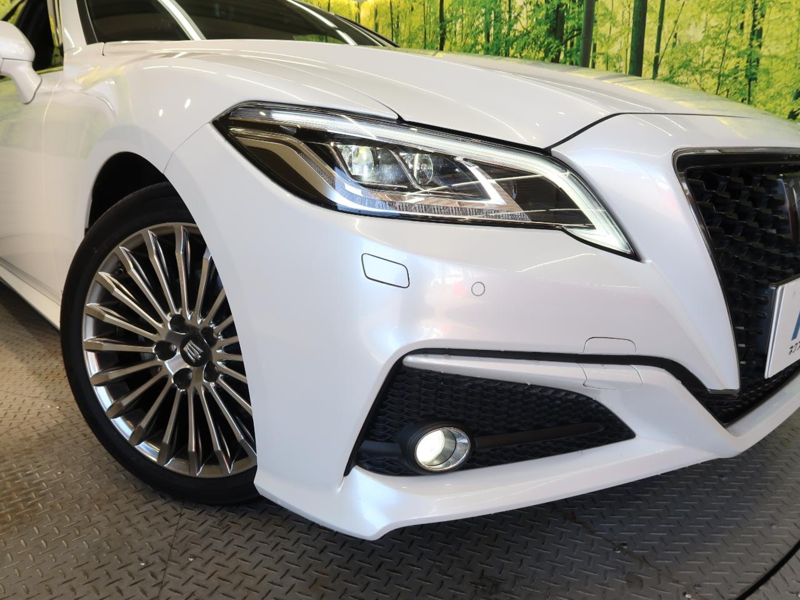 Toyota Crown Hybrid 2.5 G — photo 9