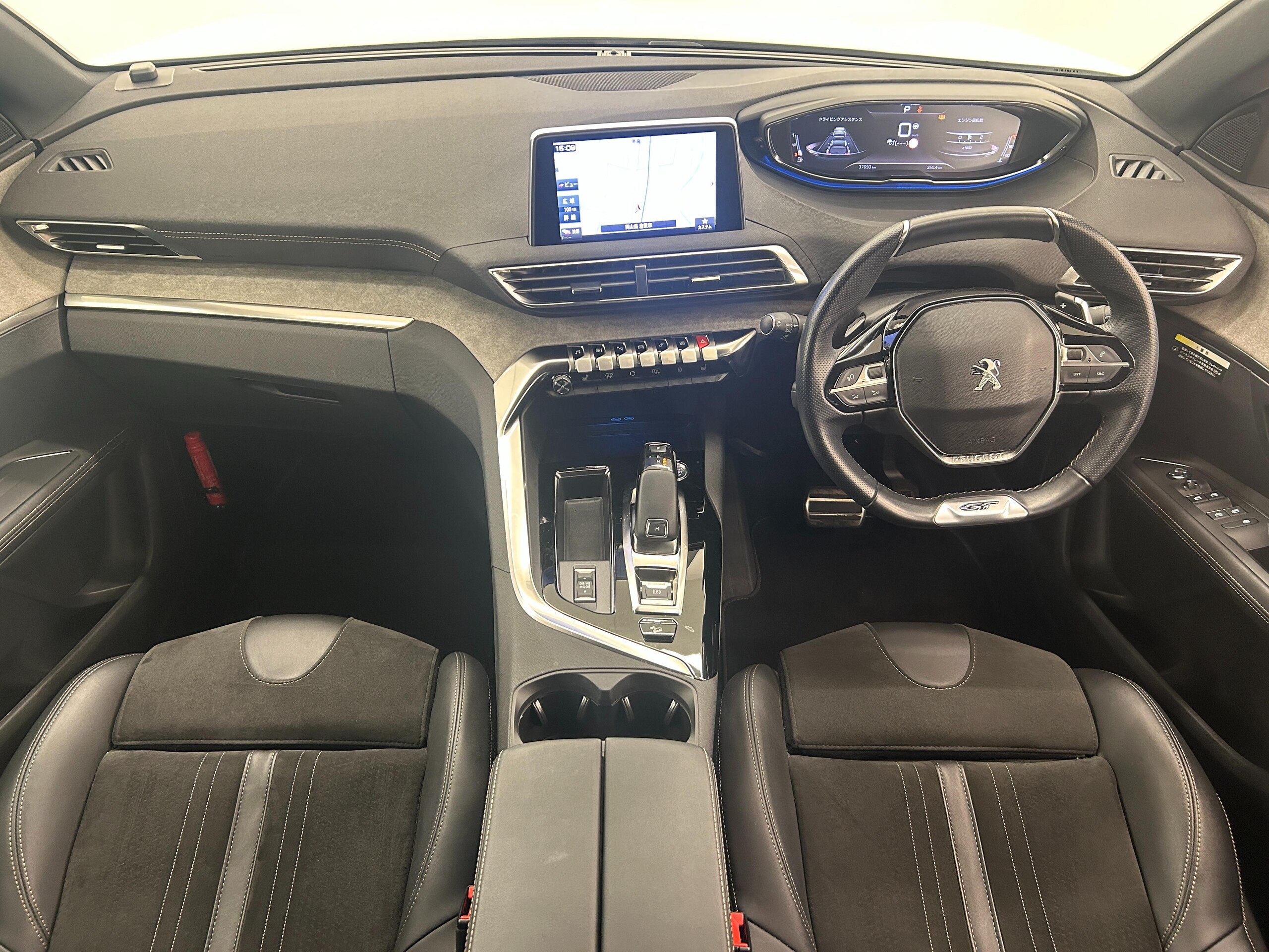 2021 Peugeot 3008 — photo 3