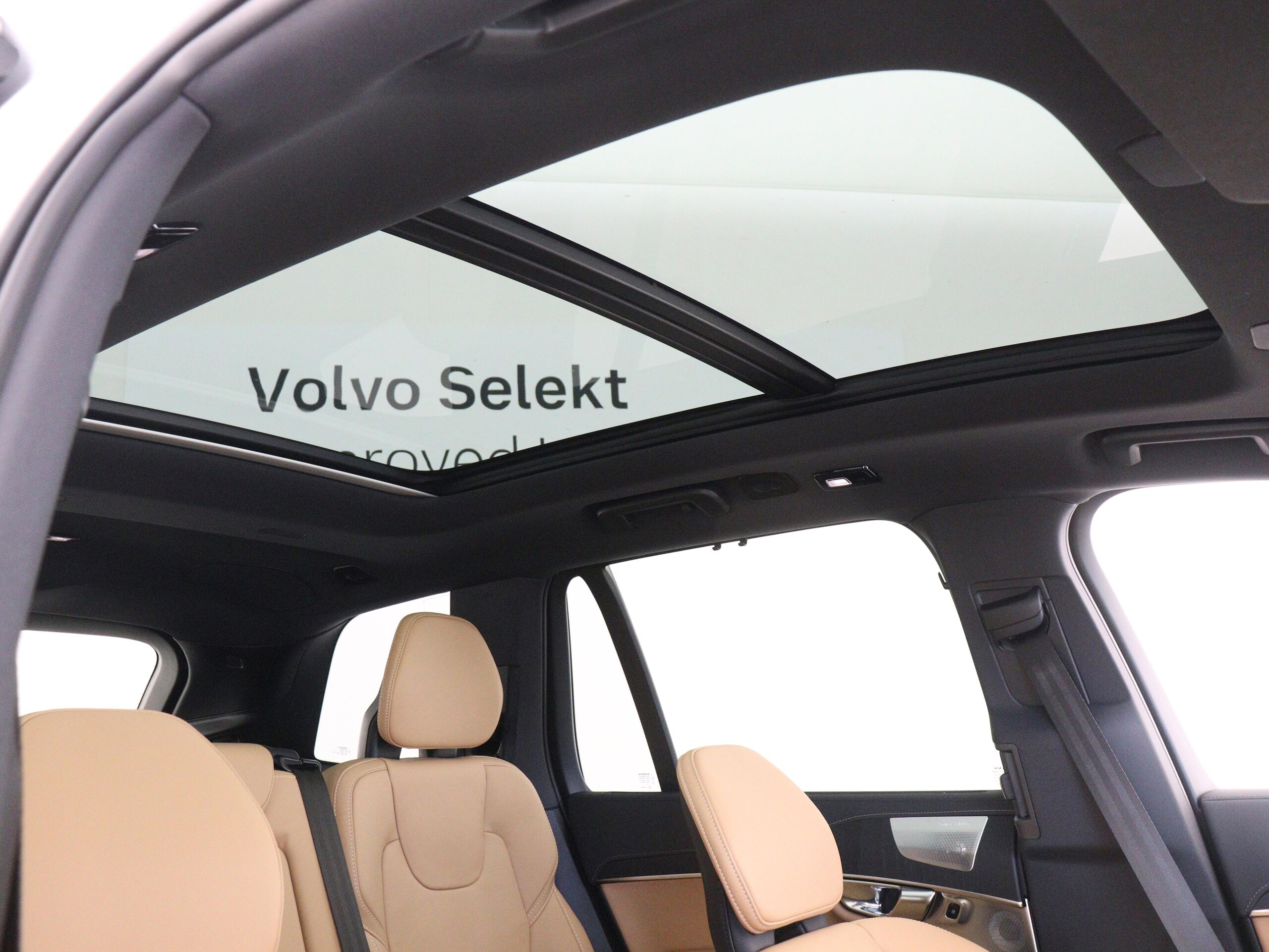 2025 Volvo Xc90 — photo 3