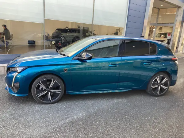 2025 Peugeot 308 — photo 2