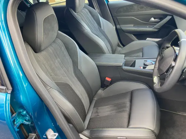 Peugeot 308GT Hybrid — photo 9