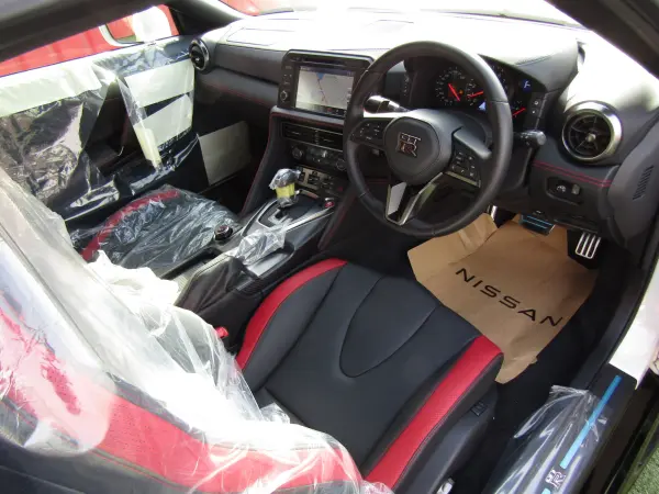 2025 Nissan Gt-r — photo 3