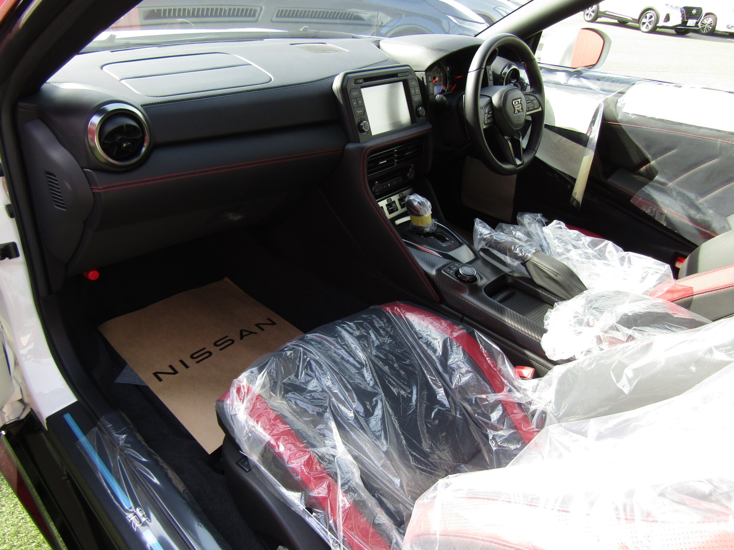 Nissan GT-R 3.8 Black Edition AWD — photo 8