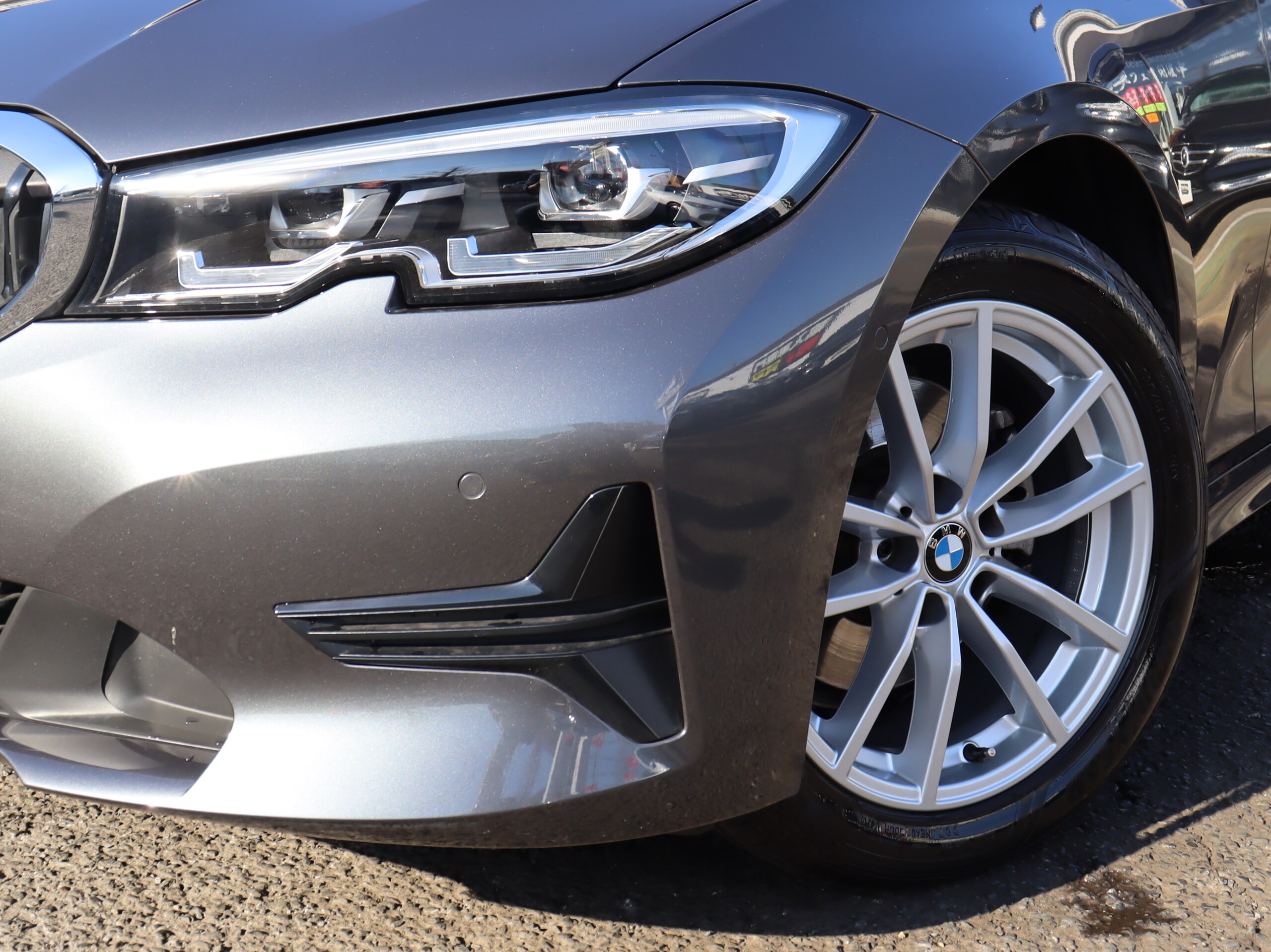 BMW 3 Series 320d xDrive Diesel Turbo 4WD Intelligent Safety — photo 9