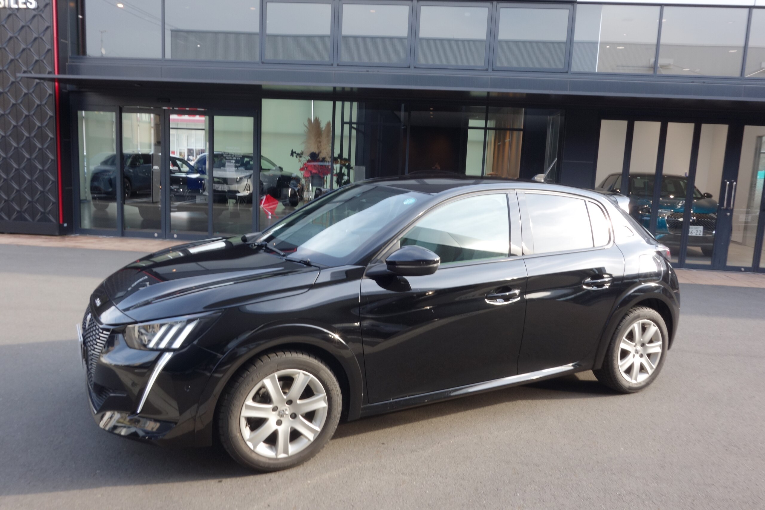 2021 Peugeot 208 — photo 3