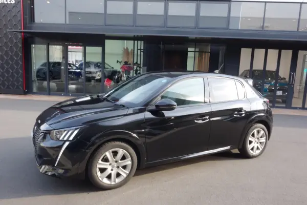 2021 Peugeot 208 — photo 3