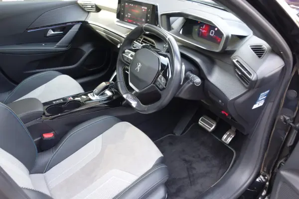 Peugeot 208GT Certified Used Car 1-Year Warranty Glass Roof Dashcam Aftermarket Wheels & Studless Tires OEM Wheels & Normal Tires Automatic Emergency Braking LED Headlights Backup Camera CarPlay & Android Auto (Black) — photo 7