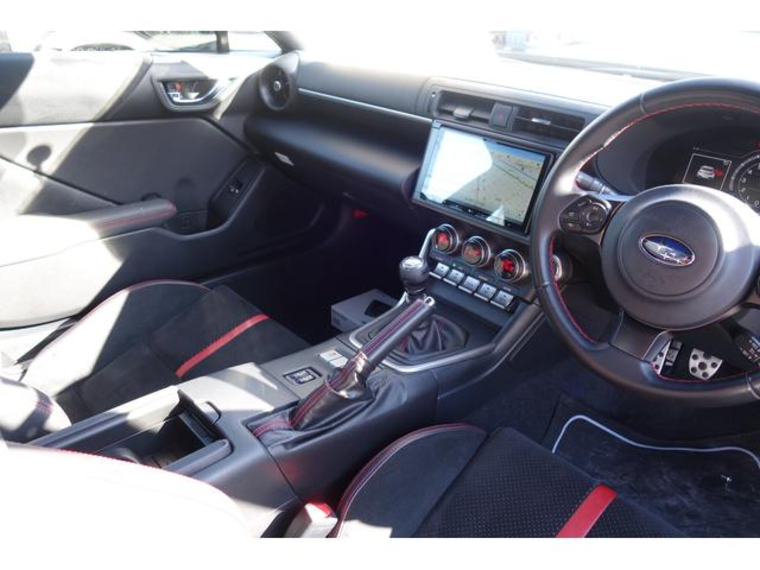 Subaru BRZ 2.4 S with Carrozzeria 9-inch Navi, ETC 2.0, Backup Camera, New Tires, LED, Shark Fin Antenna, Rear Vehicle Detection — photo 7