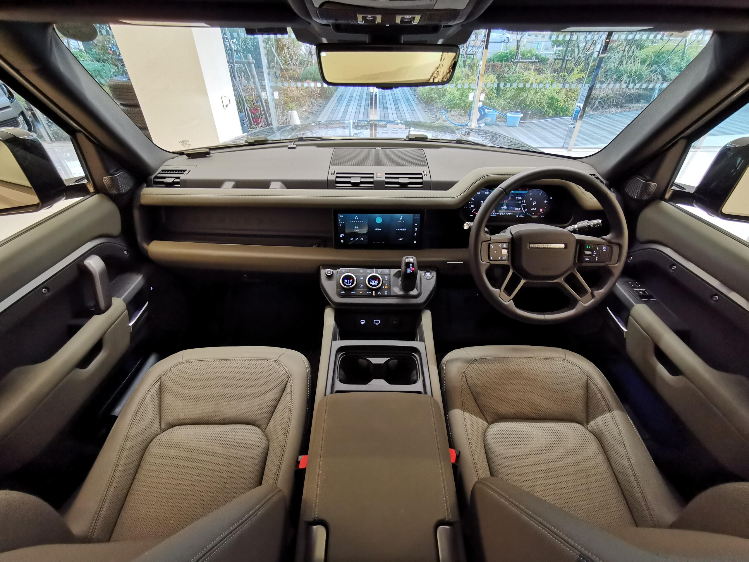 2024 Landrover Defender — photo 3