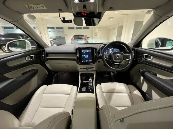 Volvo XC40 B4 AWD Inscription 4WD Genuine Leather Seats Genuine HDD Navigation Harman/Kardon (Crystal White Pearl) — photo 7