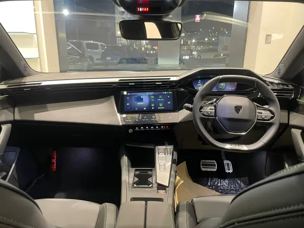 Peugeot 308 GT Hybrid — photo 7