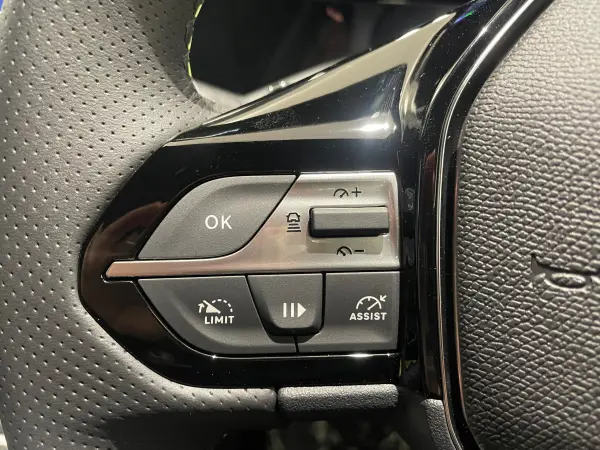Peugeot 308 GT Hybrid — photo 9