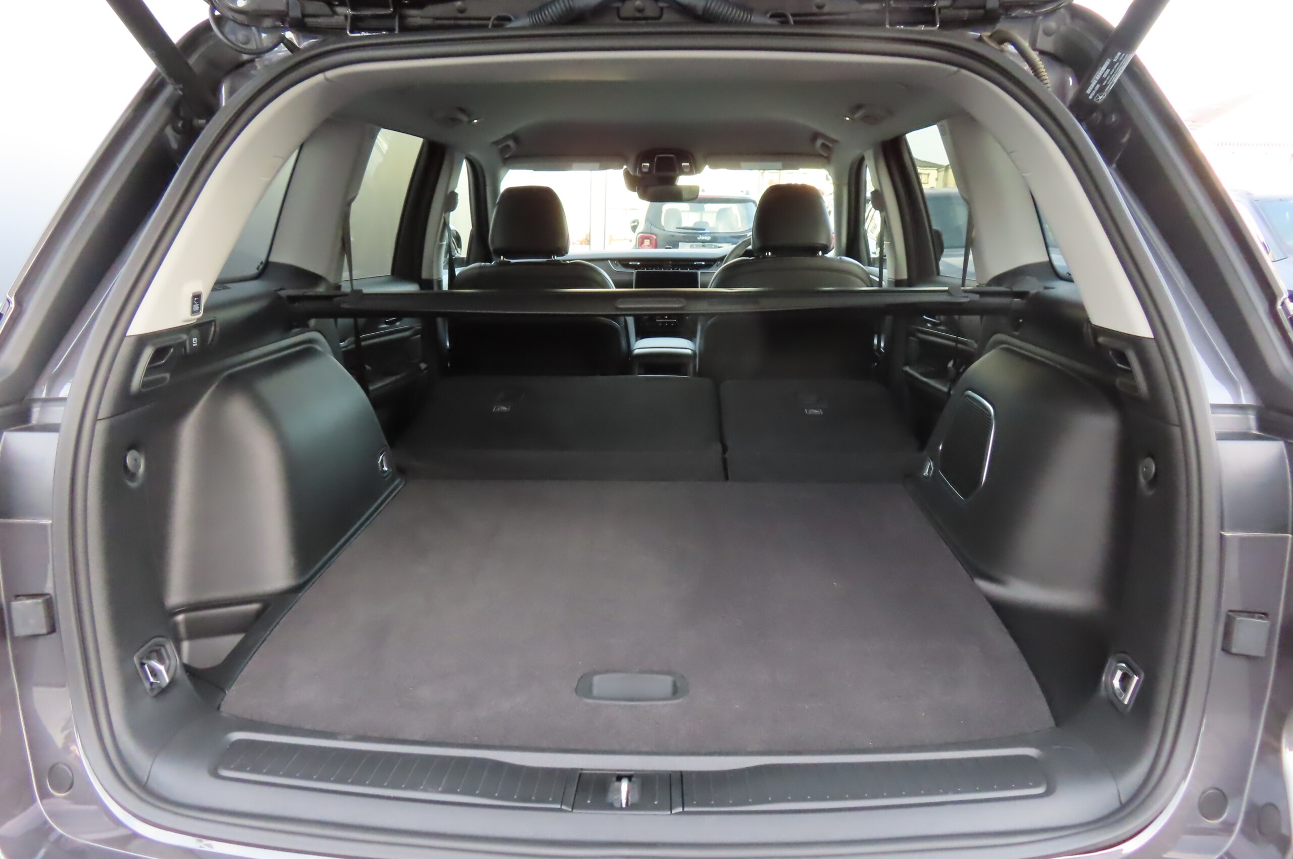 Jeep Grand Cherokee Limited 4WD — photo 9