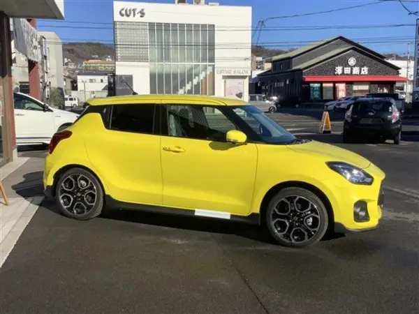 2025 Suzuki Swift — photo 3