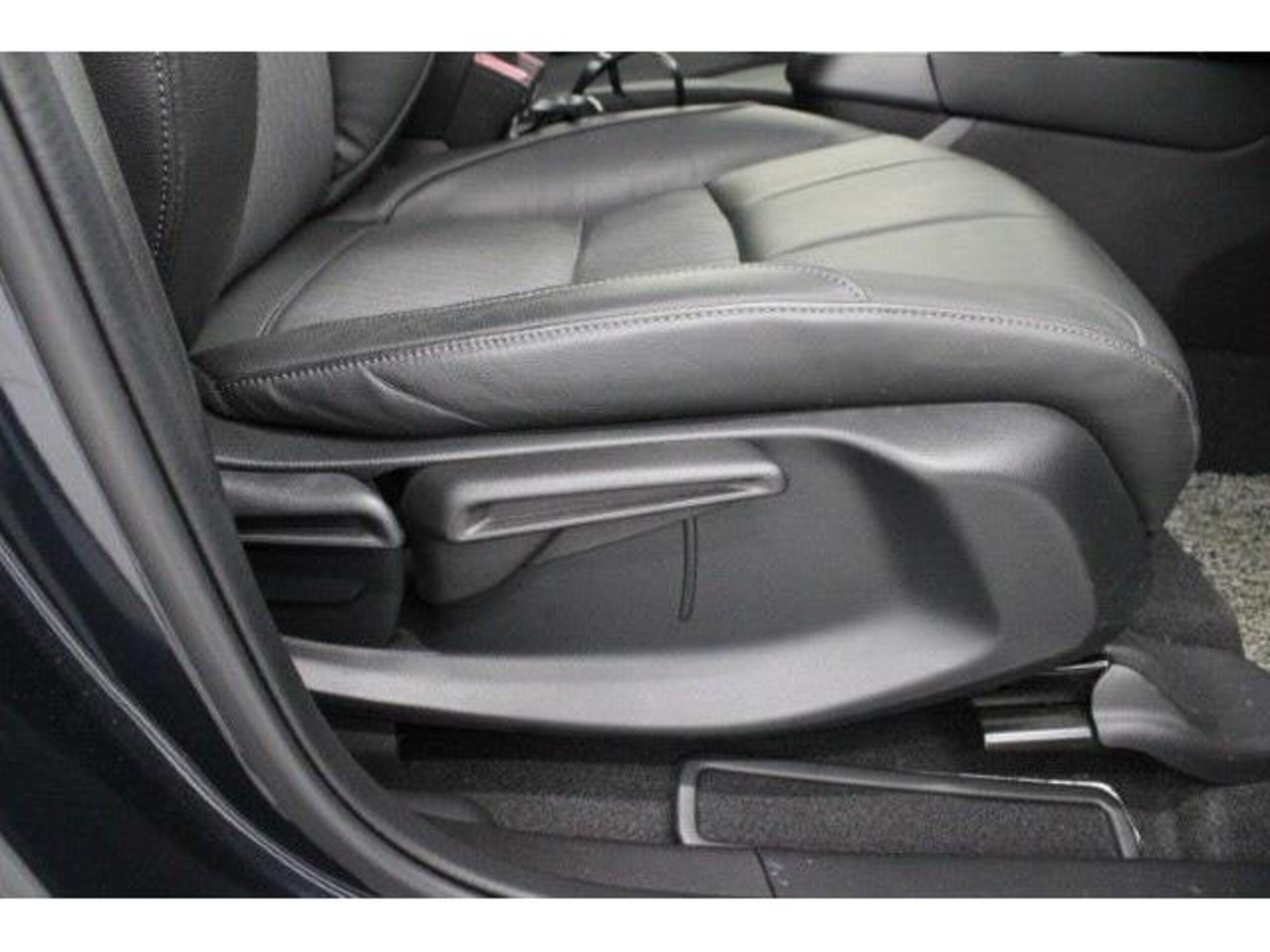 Honda Fit 1.5 e:HEV Luxe — photo 8