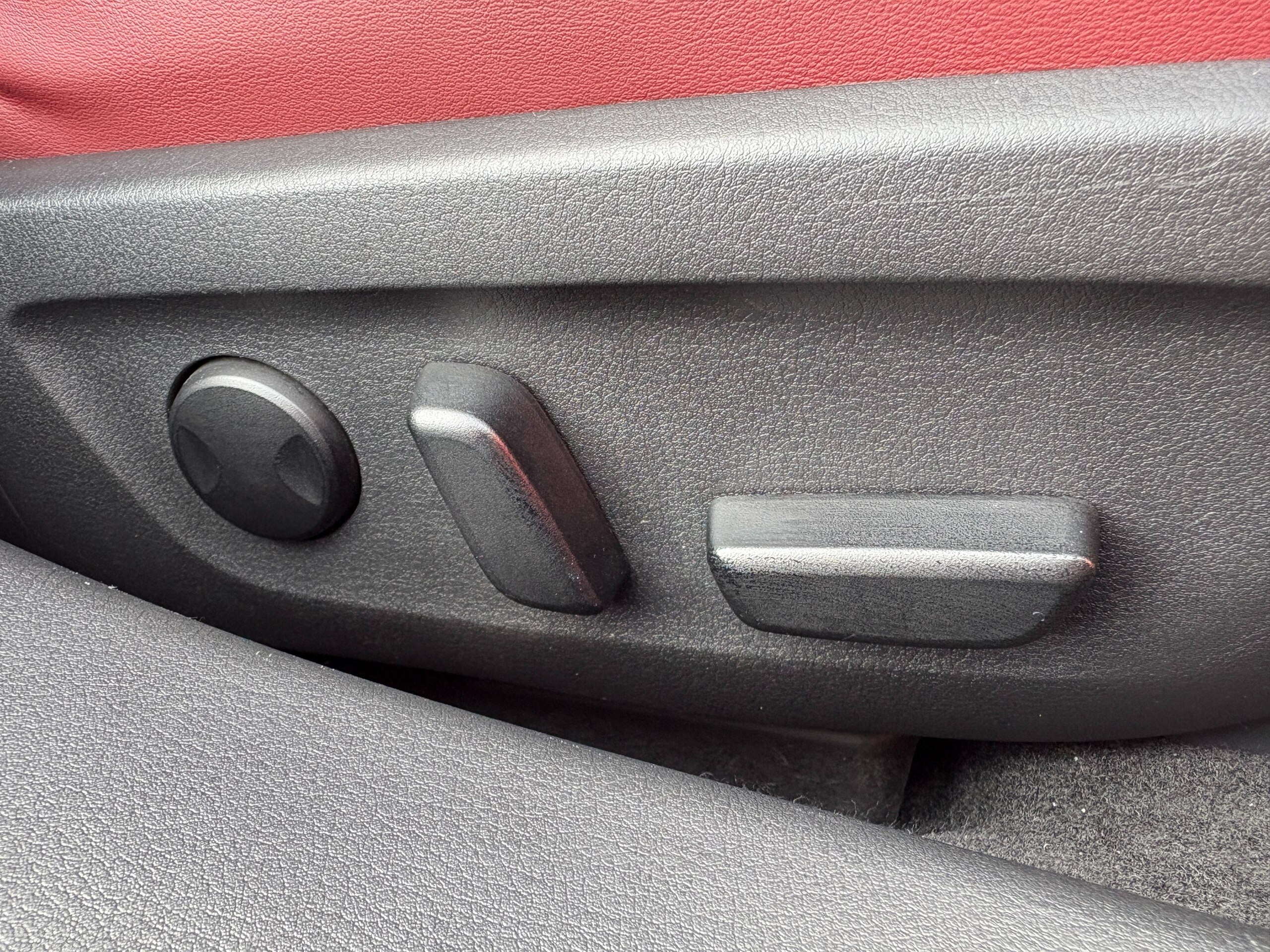 Mazda MAZDA3 Fastback 1.8 XD Burgundy Selection Diesel Turbo — photo 9