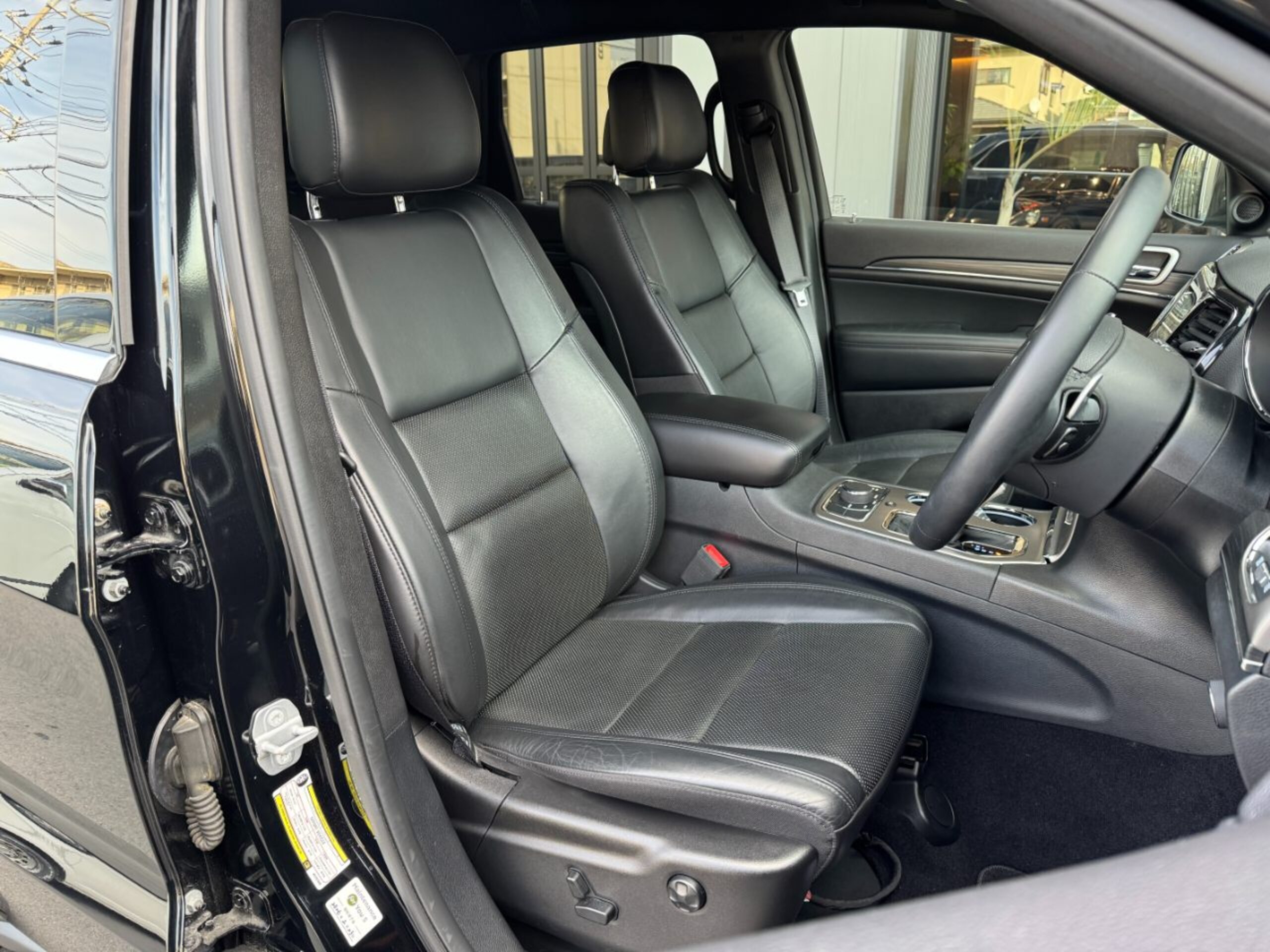 Jeep Grand Cherokee Limited (Non-Air Suspension) 4WD — photo 7