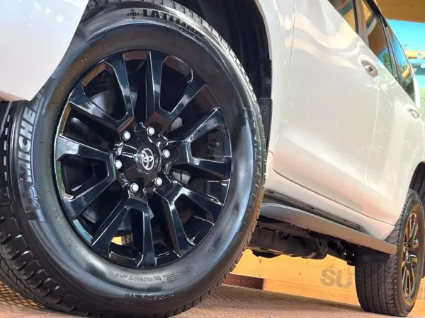 Toyota Land Cruiser Prado 2.7 TX L Package 70th Anniversary Limited 4WD (White Pearl Crystal Shine) — photo 9