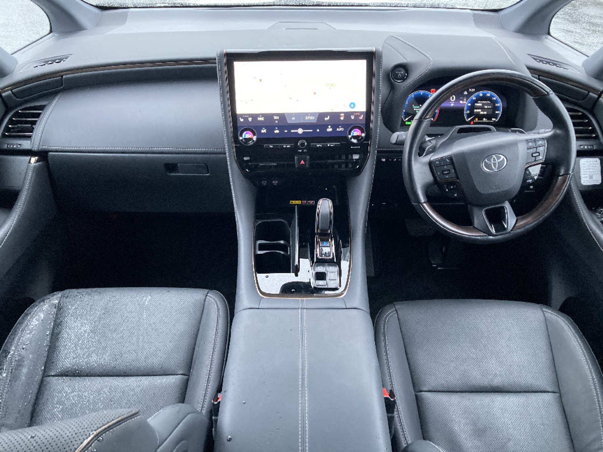 2024 Toyota Alphard — photo 3