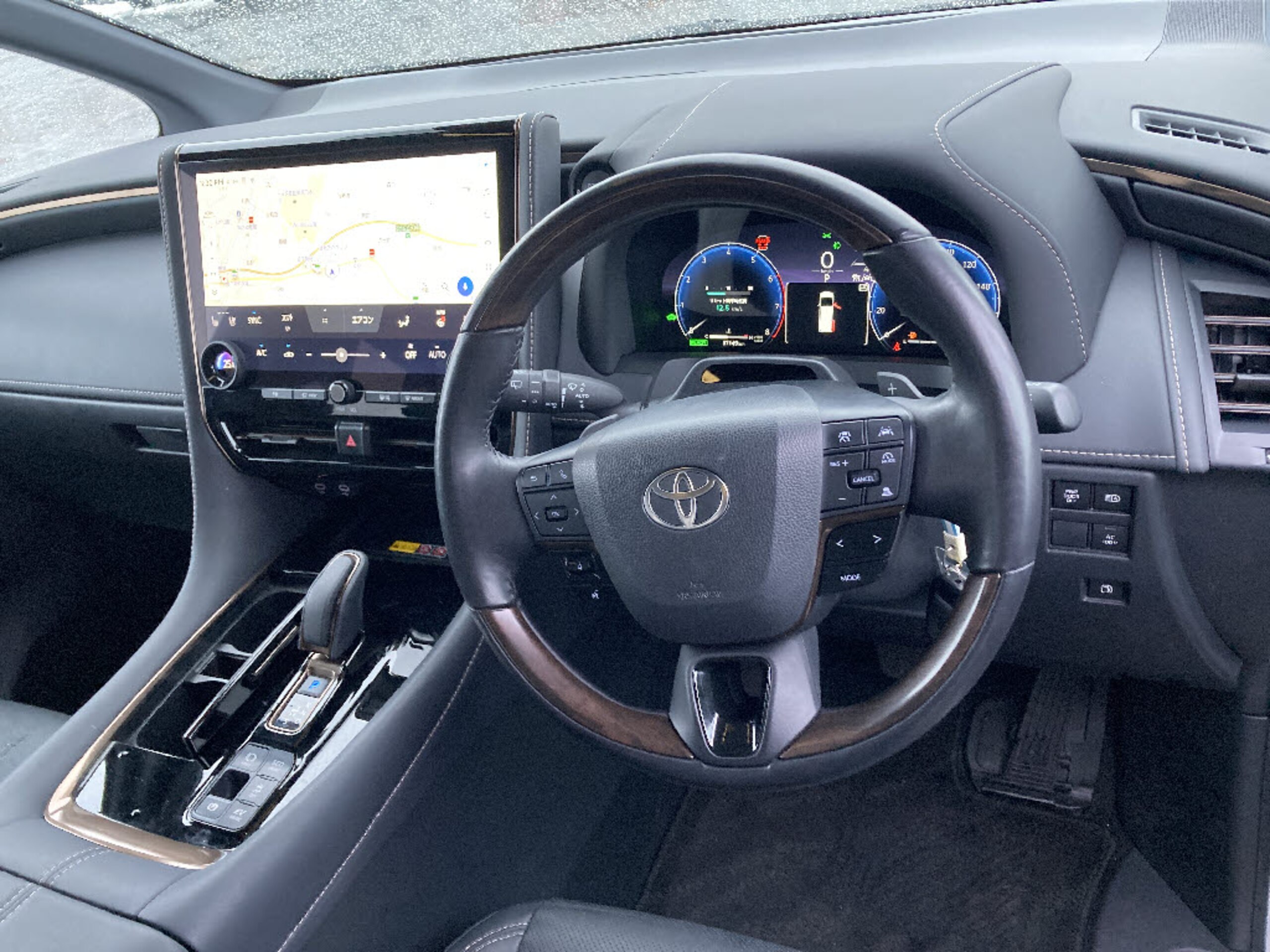 Toyota Alphard Hybrid 2.5 Z E-Four 4WD — photo 7