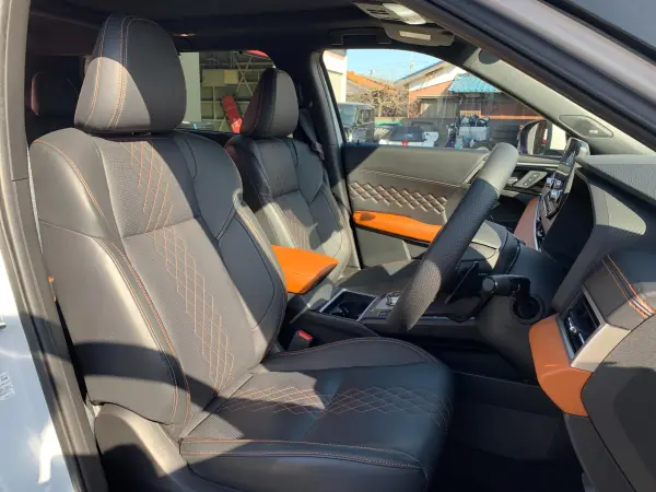 Mitsubishi Outlander PHEV 2.4 P 4WD with Sunroof, BOSE Sound, Factory Navi, TV, 360 Camera, Digital Rearview Mirror, Collision Mitigation Brake, Lane Keep, Corner Sensors, Adaptive Cruise Control, Power Tailgate, ETC, Dashcam, Charging Outlet, Tire Chains (White) — photo 9