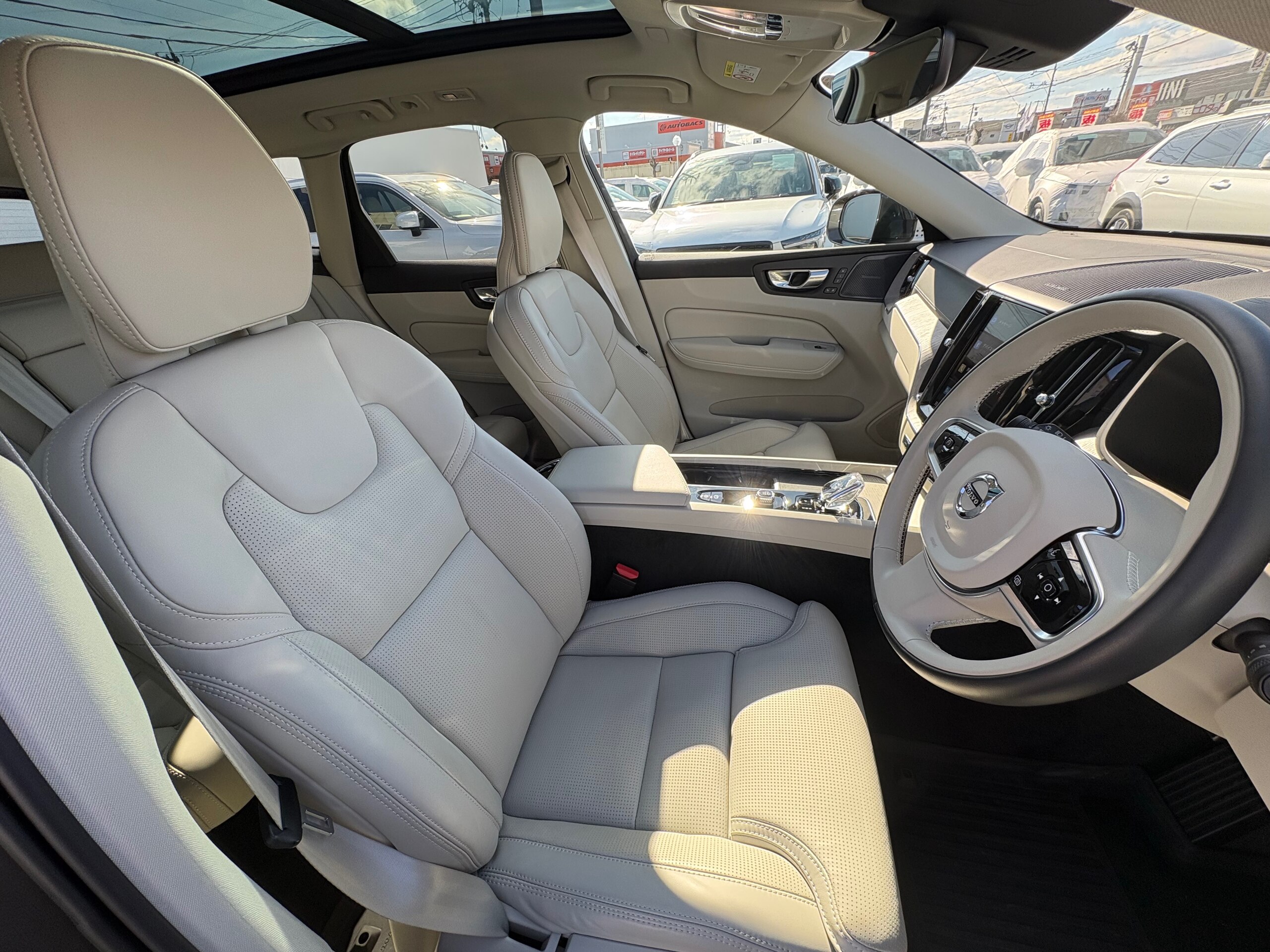 Volvo XC60 Ultimate B5 AWD Certified Used Car — photo 9