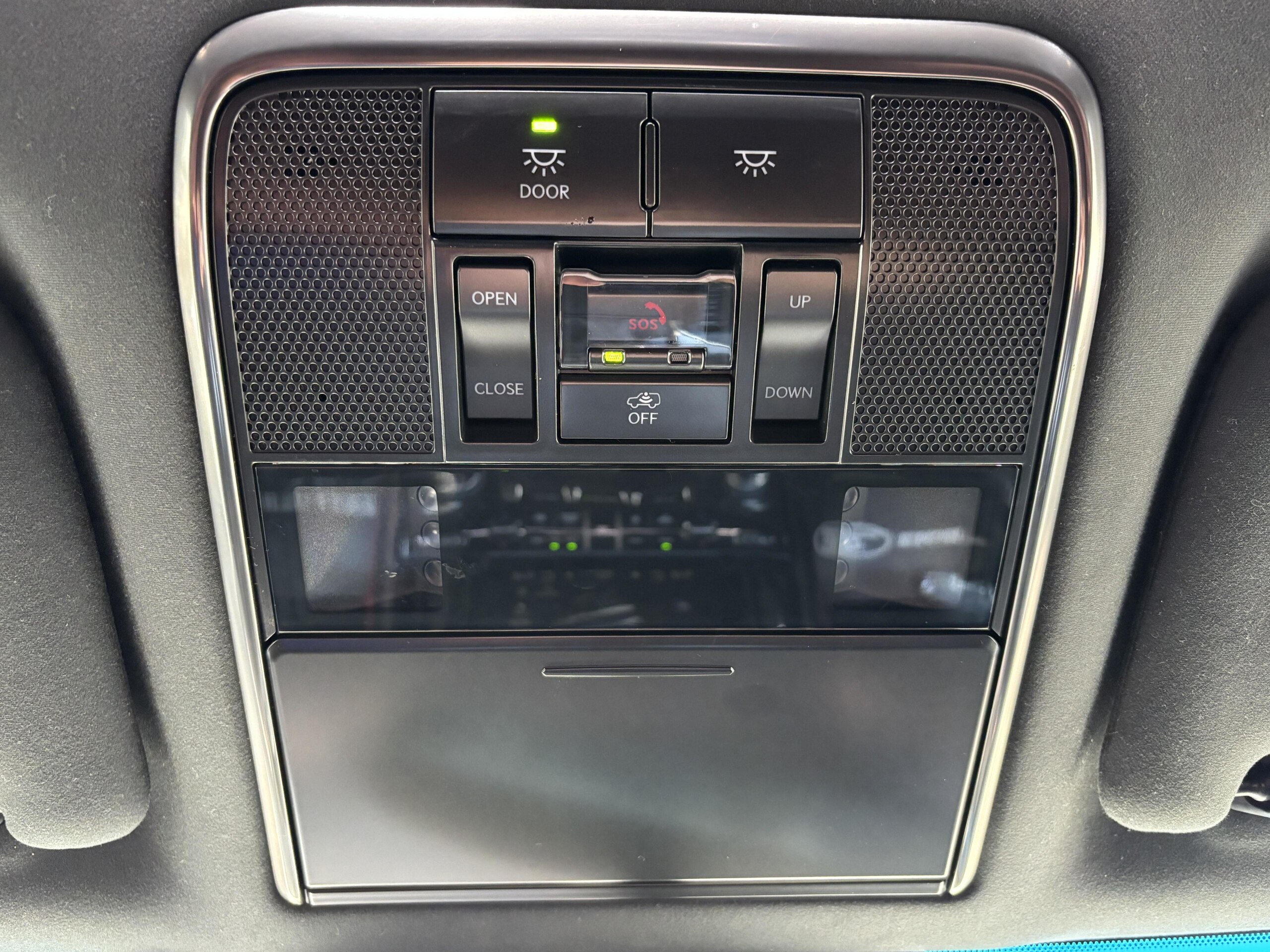 Lexus LX600 4WD — photo 9