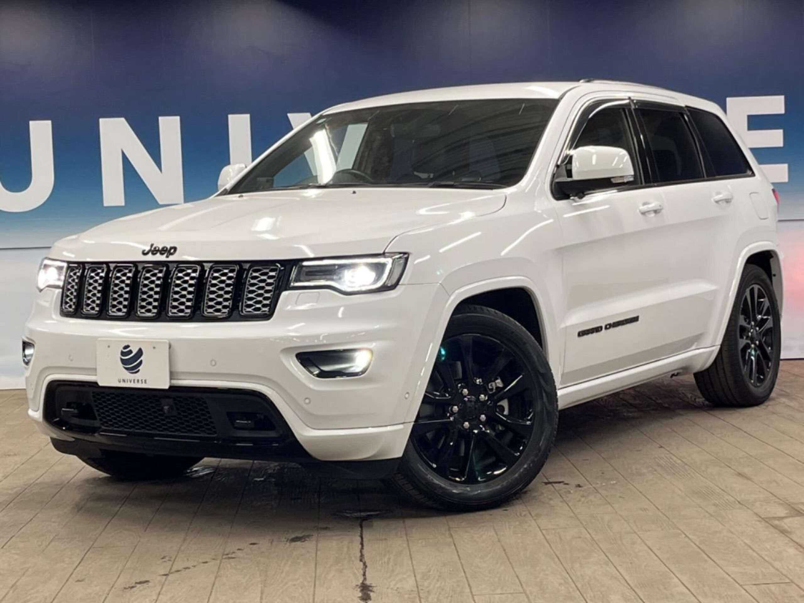 Jeep Grand Cherokee Altitude 4WD Special Edition — photo 8
