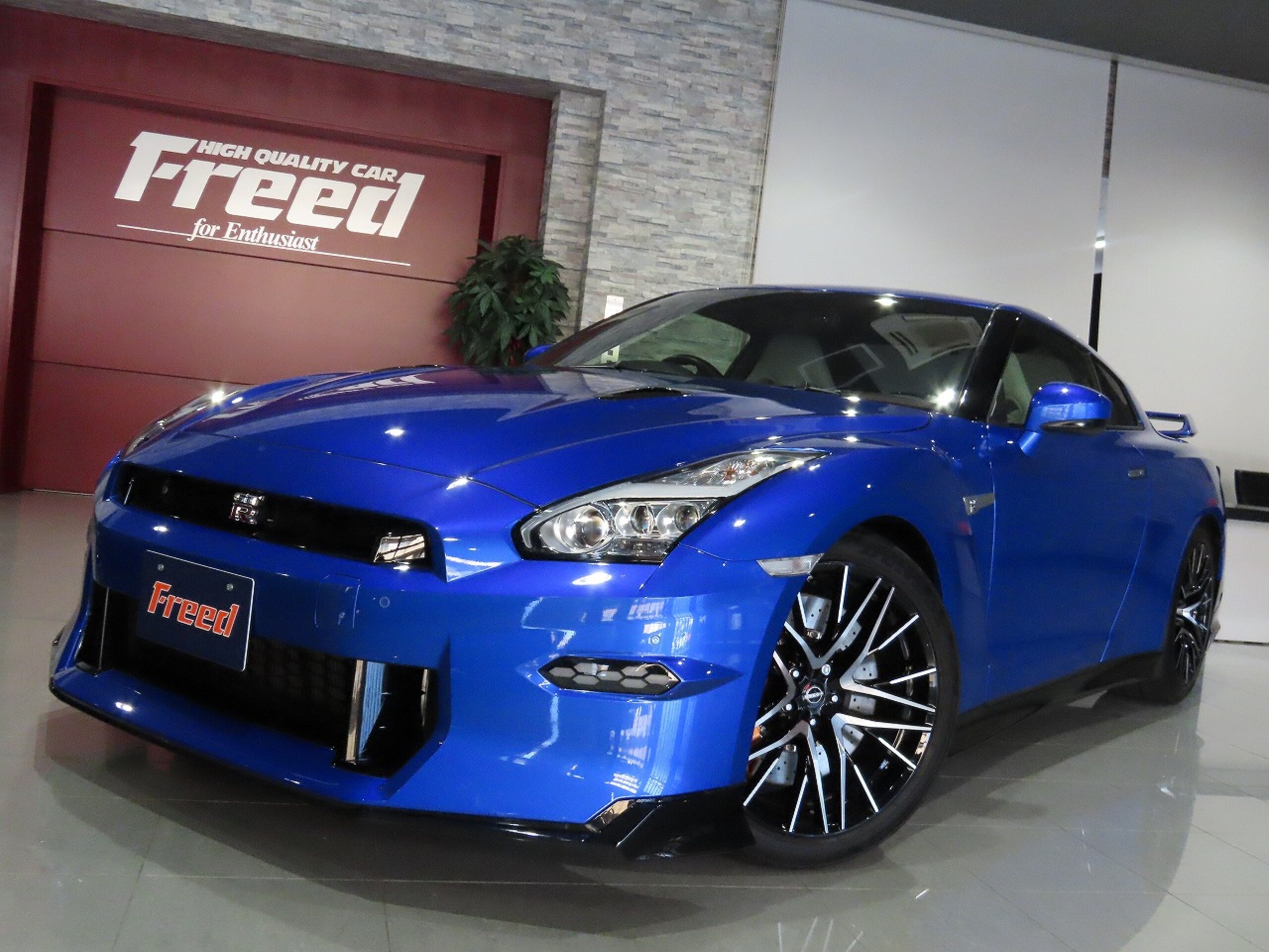 2024 Nissan Gt-r — photo 3
