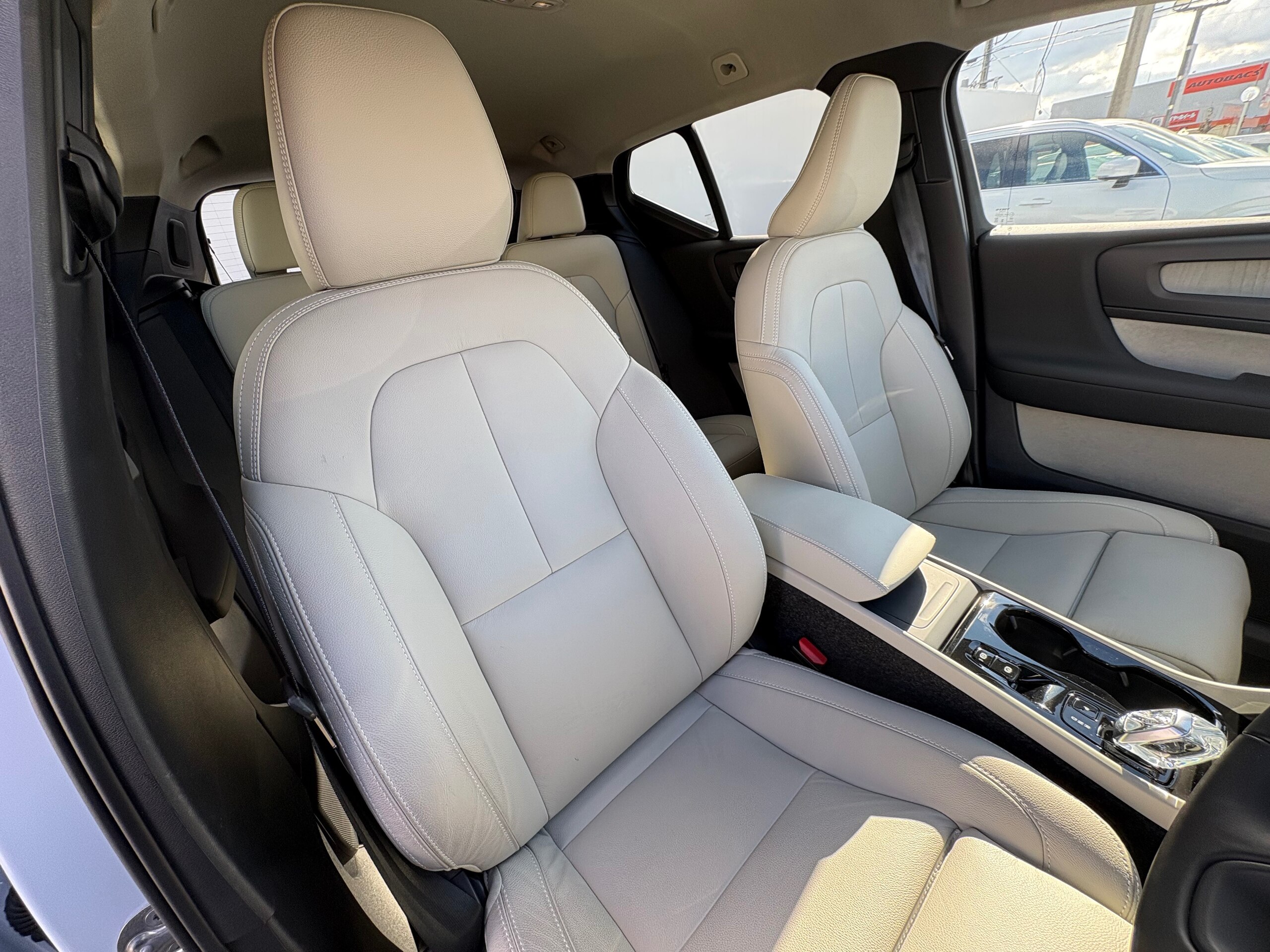 Volvo XC40 Ultra B4 AWD Certified Used Car — photo 9