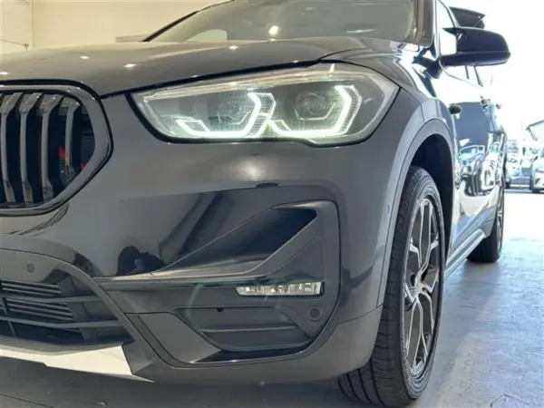 BMW X1 xDrive 18d xLine Edition Joy Plus 4WD Comfort Package Ambient Light (Black Metallic) — photo 9