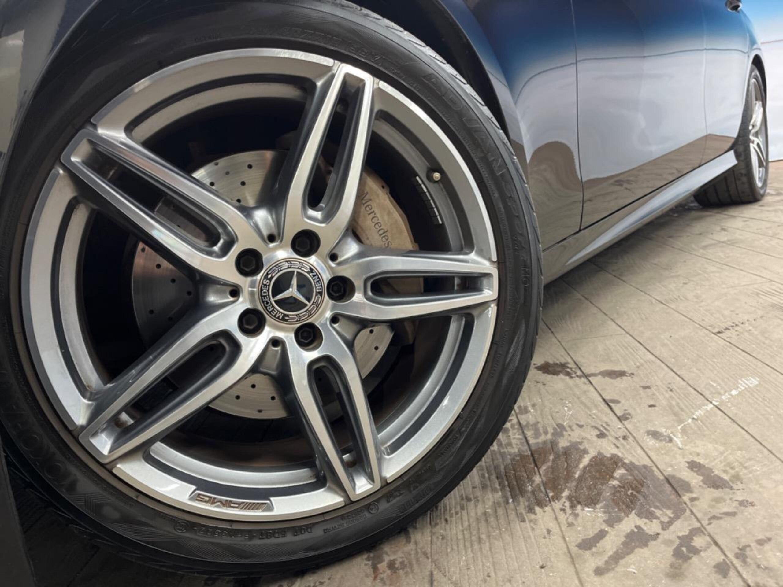 Mercedes-Benz E-Class Wagon E200 Avantgarde AMG Line — photo 9