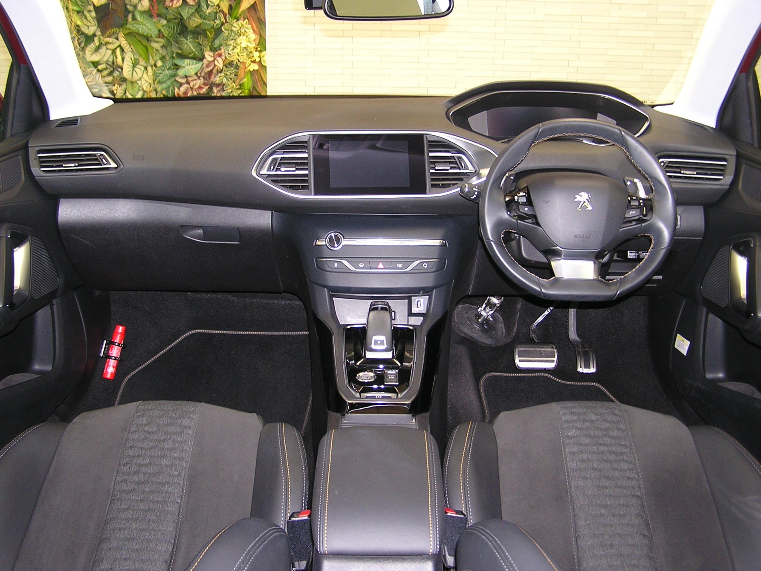 2021 Peugeot 308 — photo 3