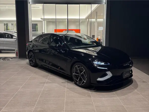 BYD Seal AWD (Cosmos Black) — thumbnail 1