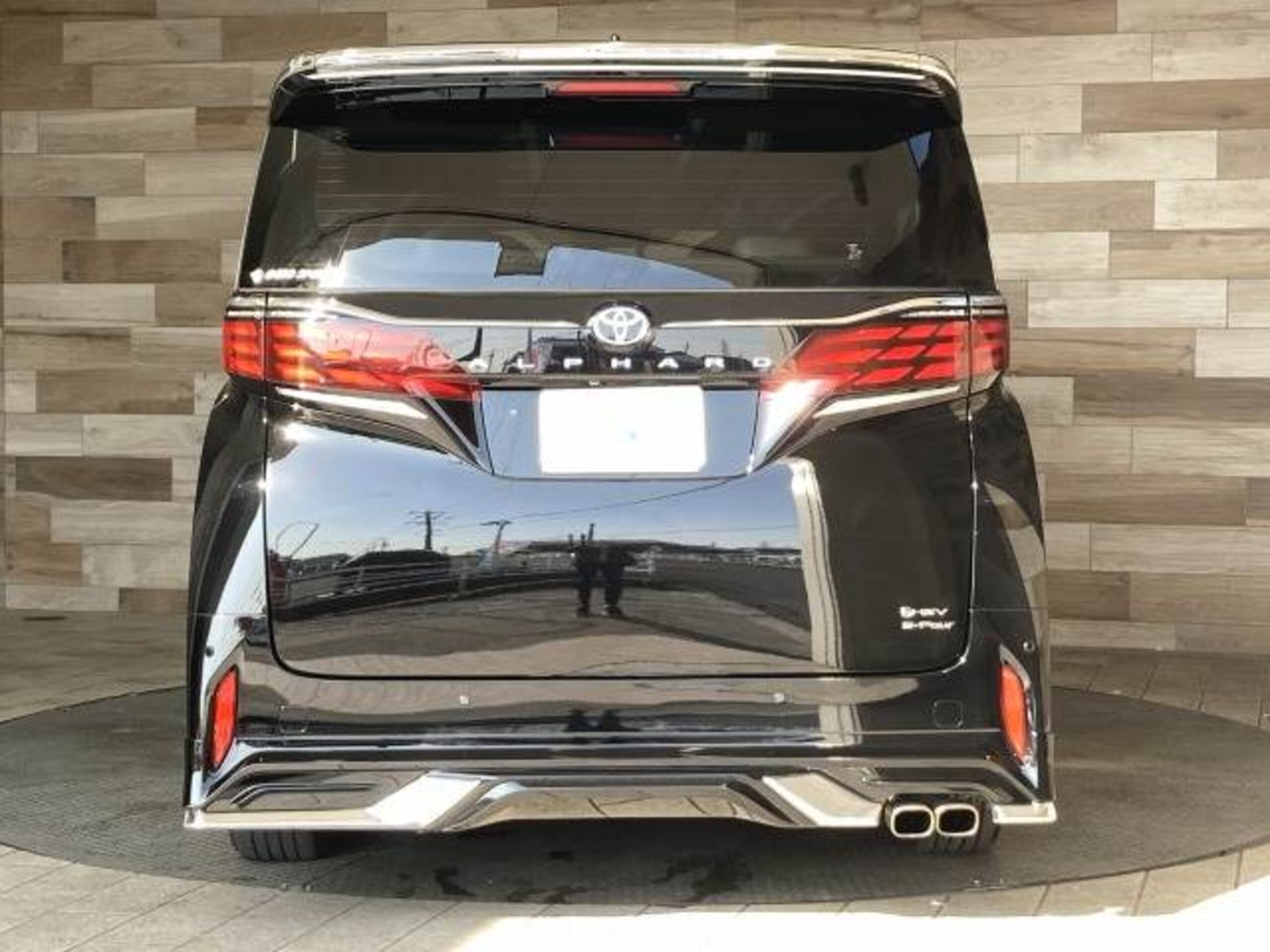Toyota Alphard Hybrid 2.5 Z E-Four 4WD — photo 9
